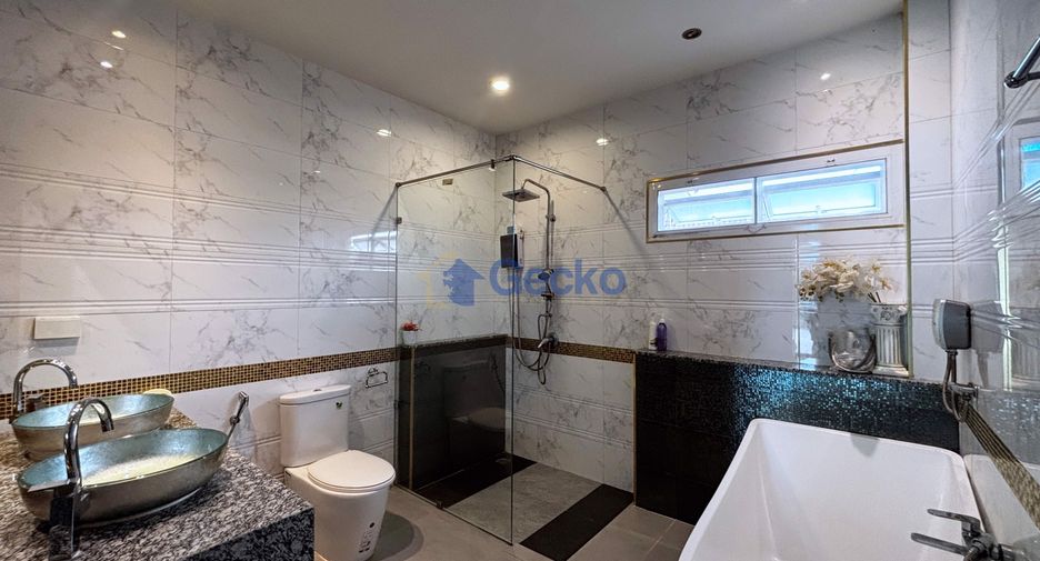 For sale 5 bedrooms house in Huay Yai, Pattaya