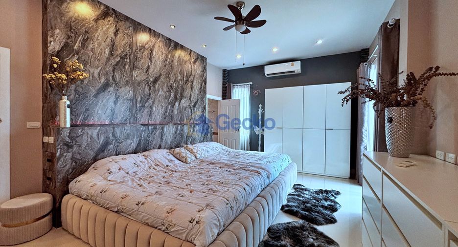 For sale 5 bedrooms house in Huay Yai, Pattaya
