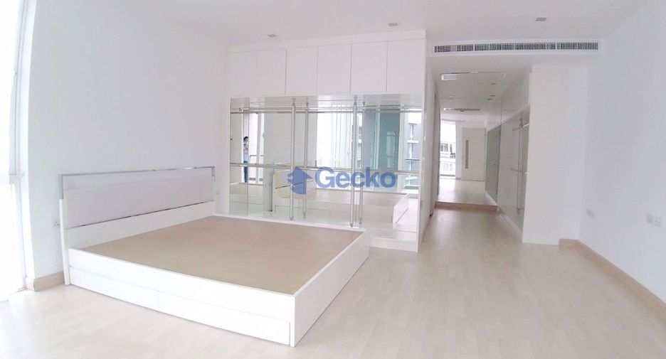 For sale 3 bedrooms condo in Central Pattaya, Pattaya