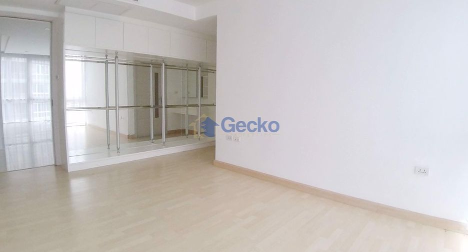 For sale 3 bedrooms condo in Central Pattaya, Pattaya