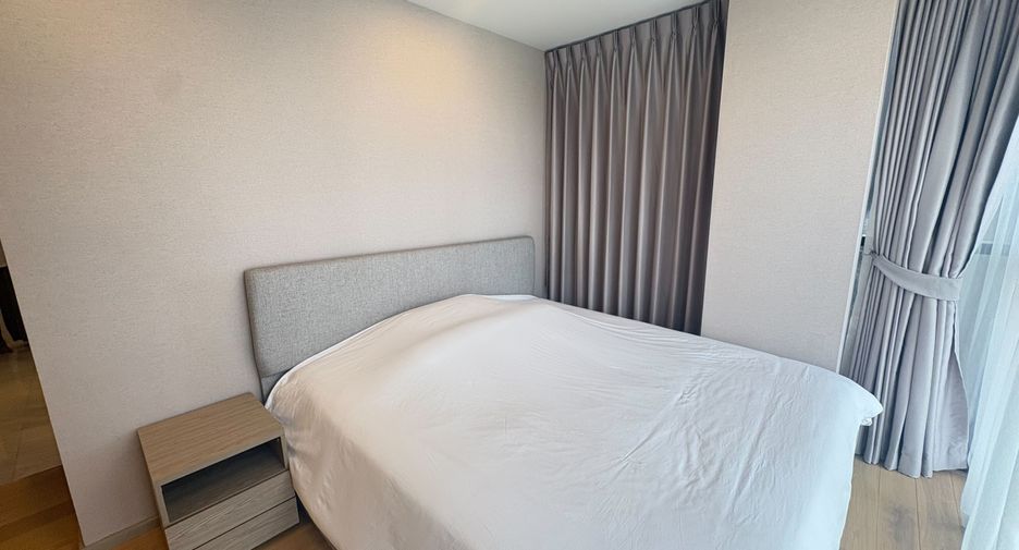 For rent 2 bedrooms condo in Watthana, Bangkok