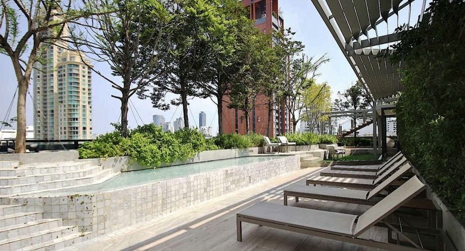 For rent 2 bedrooms condo in Watthana, Bangkok