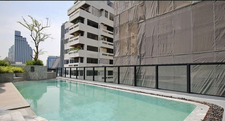 For rent 2 bedrooms condo in Watthana, Bangkok