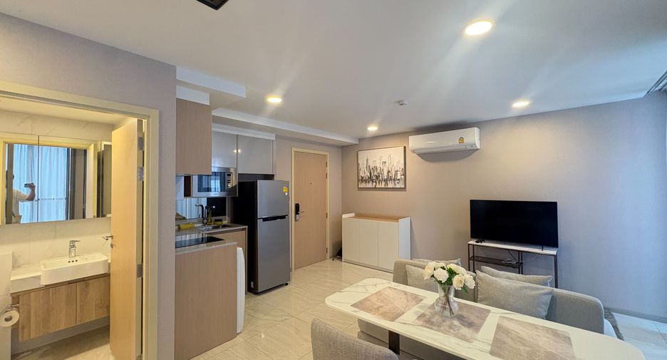 For rent 2 bedrooms condo in Watthana, Bangkok
