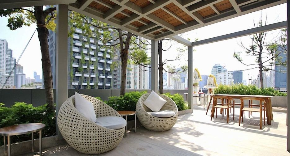 For rent 2 bedrooms condo in Watthana, Bangkok