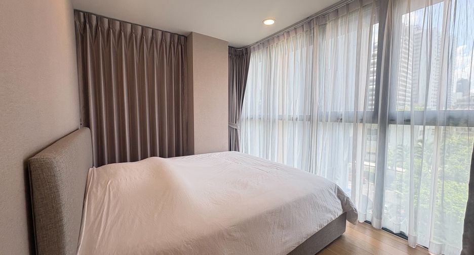 For rent 2 bedrooms condo in Watthana, Bangkok