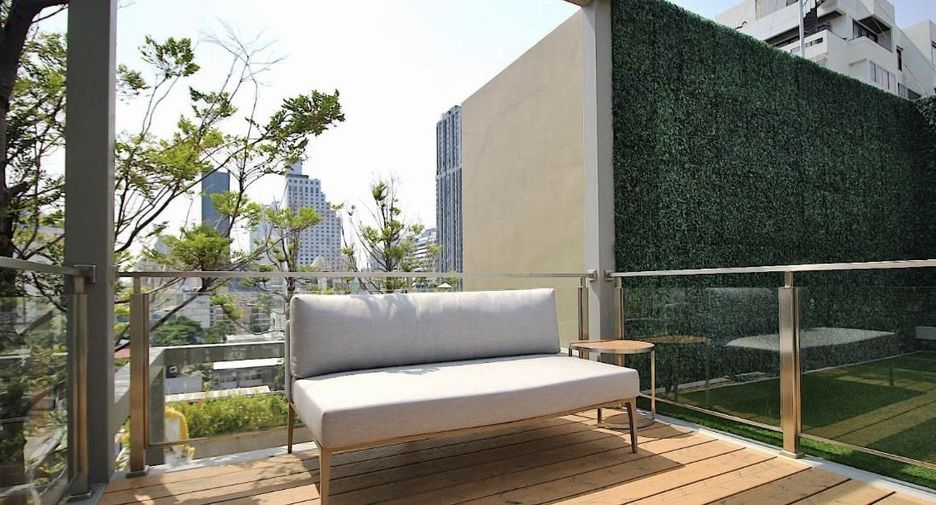 For rent 2 bedrooms condo in Watthana, Bangkok