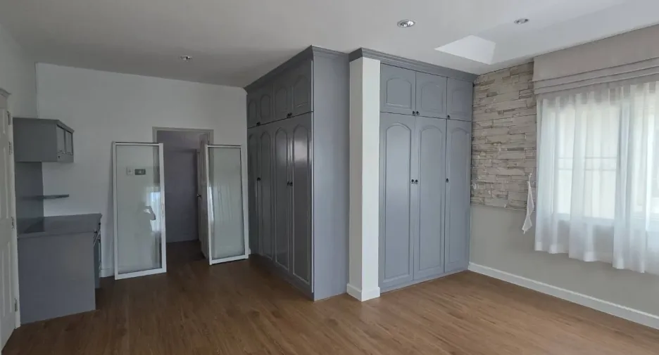 Casa en venta de 4 habitaciones en Lam Luk Ka, Pathum Thani