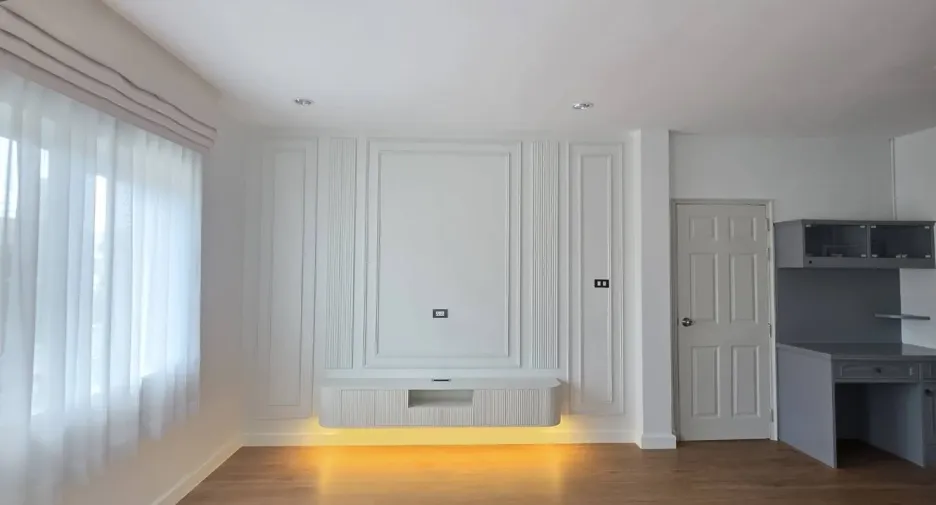 Casa en venta de 4 habitaciones en Lam Luk Ka, Pathum Thani