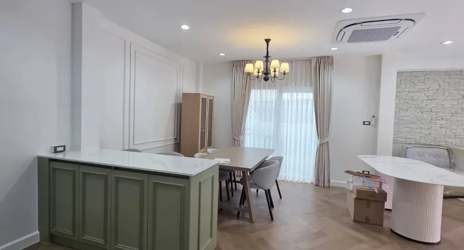 Casa en venta de 4 habitaciones en Lam Luk Ka, Pathum Thani