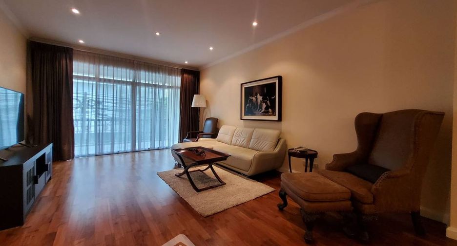 For rent 2 bedrooms condo in Watthana, Bangkok