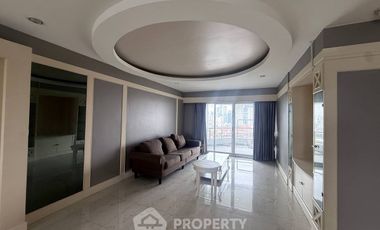 For rent 4 bedrooms condo in Sathon, Bangkok