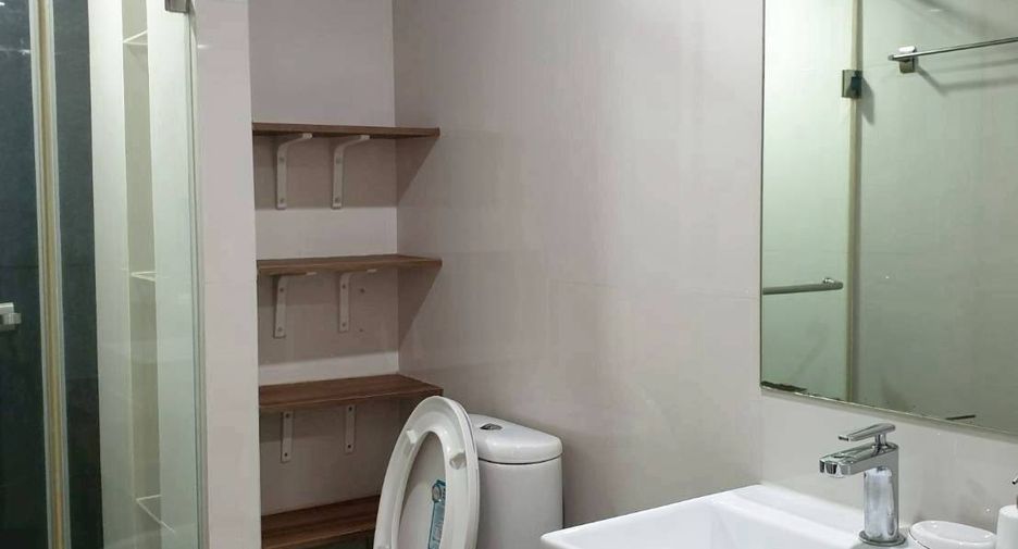 Wohnung zur Miete mit 2 Zimmer in Pathum Wan, Bangkok