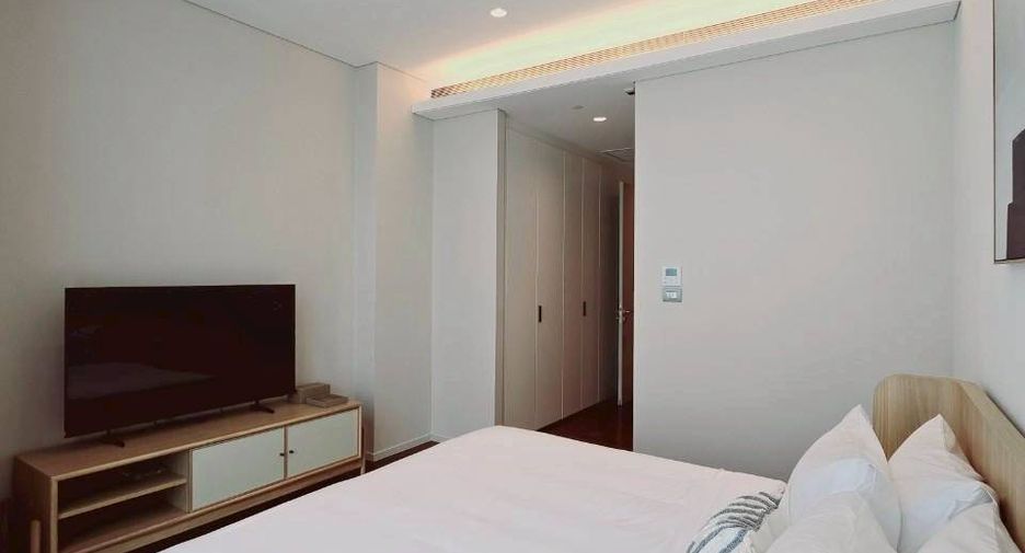 For rent 2 bedrooms condo in Pathum Wan, Bangkok