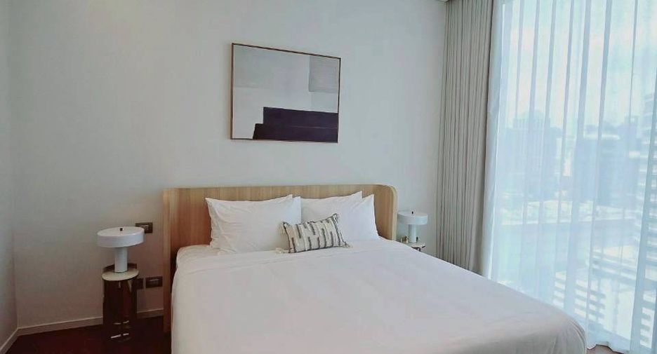 For rent 2 bedrooms condo in Pathum Wan, Bangkok