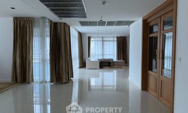 À louer 4 chambres condo à Pathum Wan, Bangkok