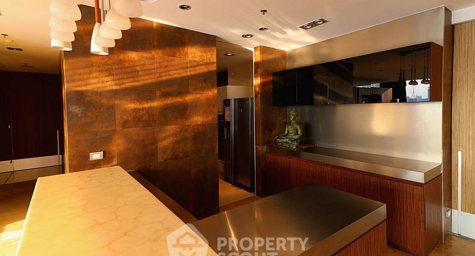 Condo en venta de 4 habitaciones en Watthana, Bangkok