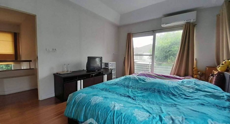 For sale 3 bedrooms house in Khlong Sam Wa, Bangkok