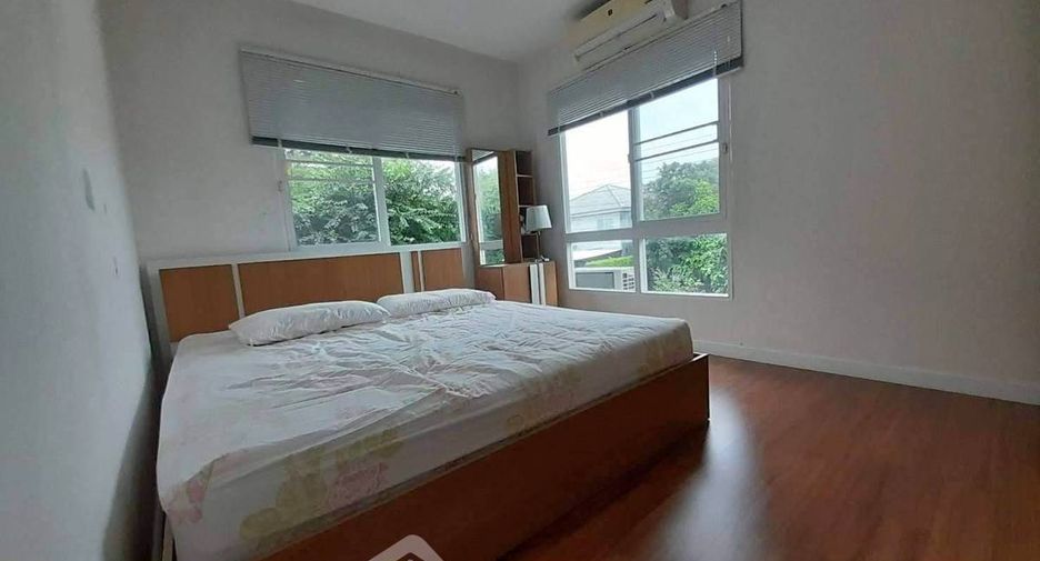 For sale 3 bedrooms house in Khlong Sam Wa, Bangkok