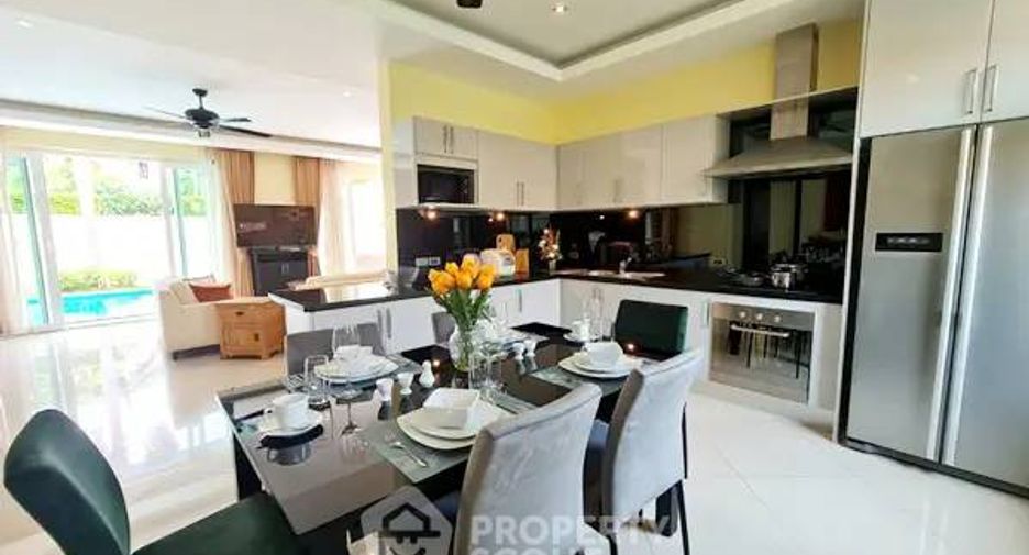 For sale 4 bedrooms villa in East Pattaya, Pattaya