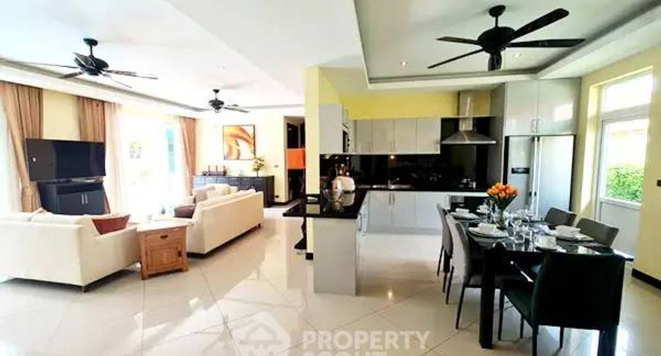 For sale 4 bedrooms villa in East Pattaya, Pattaya