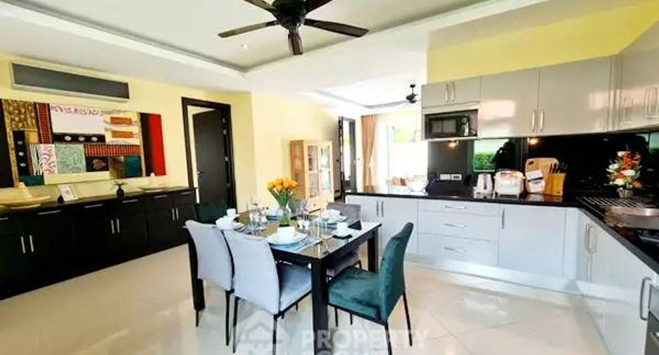 For sale 4 bedrooms villa in East Pattaya, Pattaya