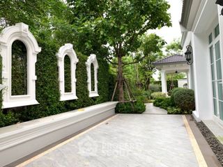 For sale 4 bedrooms house in Taling Chan, Bangkok