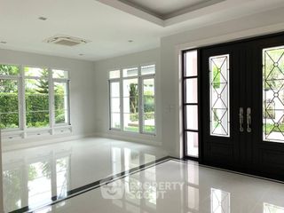 For sale 4 bedrooms house in Taling Chan, Bangkok