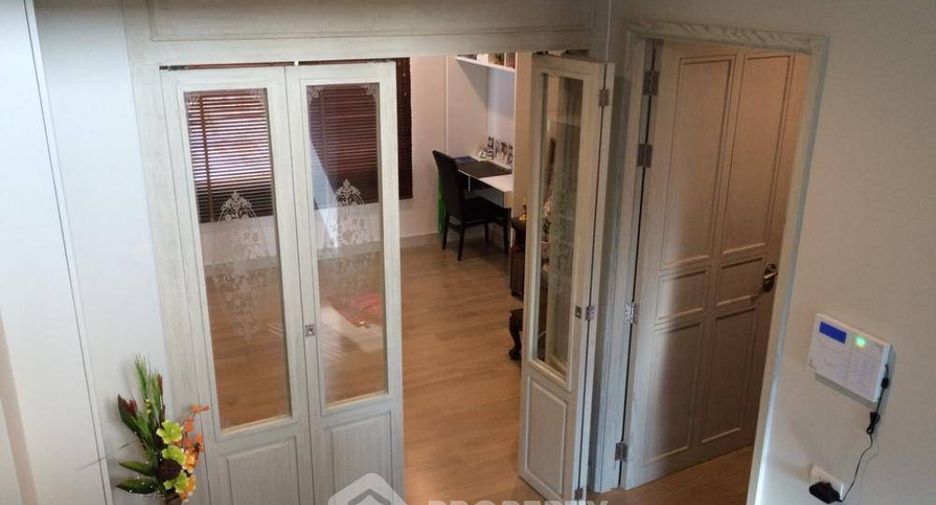 For sale 5 bedrooms house in Phaya Thai, Bangkok