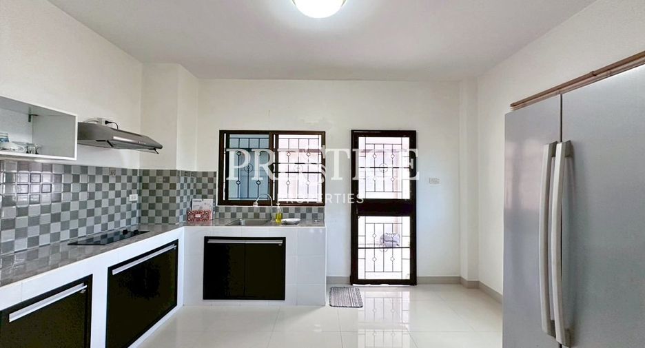 For rent 5 bedrooms house in East Pattaya, Pattaya