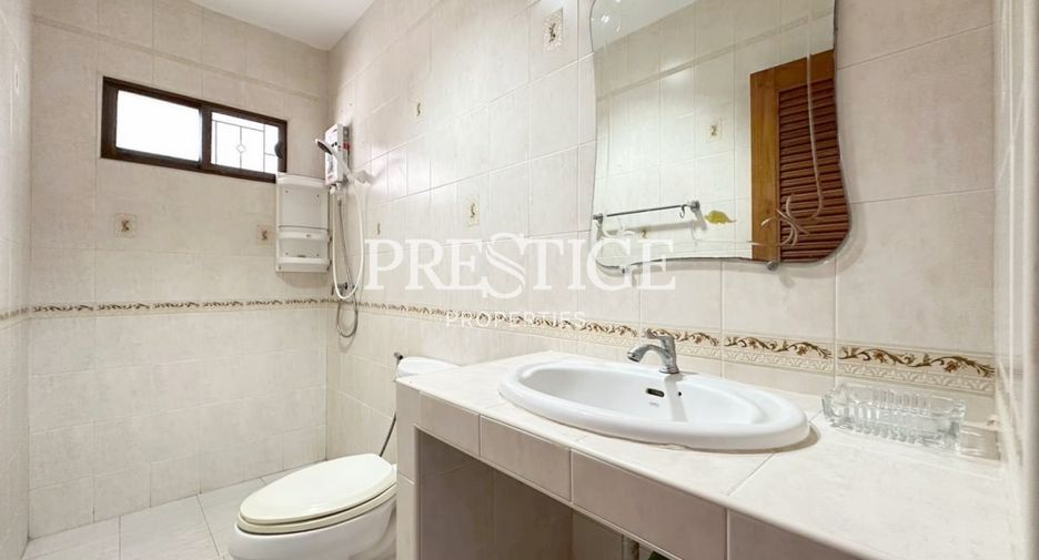 For rent 5 bedrooms house in East Pattaya, Pattaya