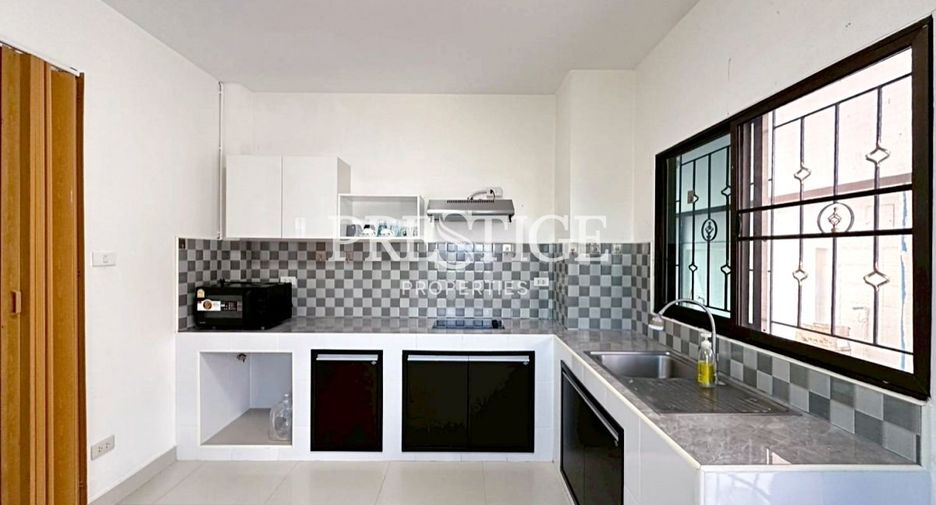 For rent 5 bedrooms house in East Pattaya, Pattaya