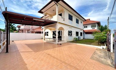 For rent 5 bedrooms house in East Pattaya, Pattaya