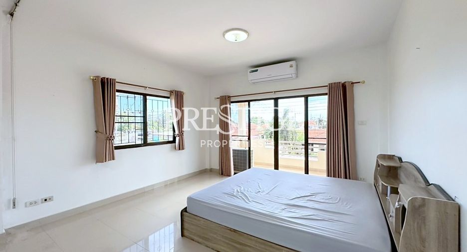For rent 5 bedrooms house in East Pattaya, Pattaya