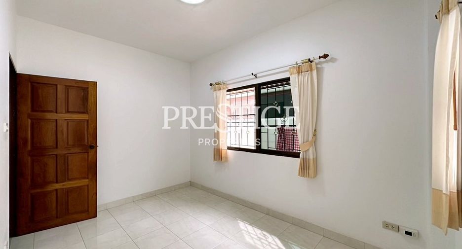 For rent 5 bedrooms house in East Pattaya, Pattaya