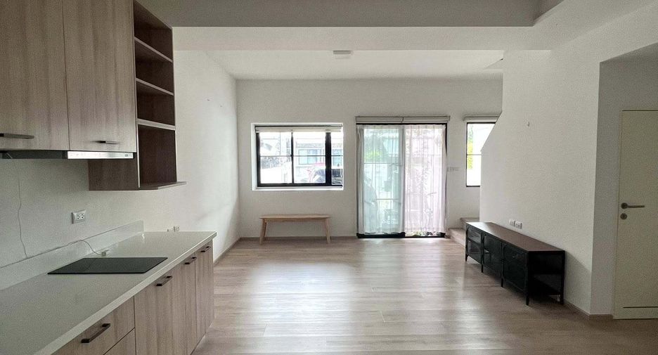 À louer 2 chambres maison à Bang Phli, Samut Prakan