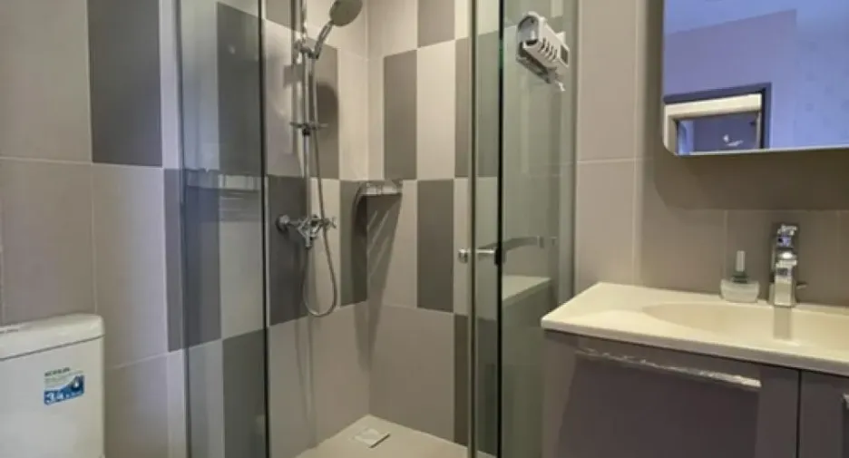 Wohnung zur Miete mit 3 Zimmer in Khlong San, Bangkok