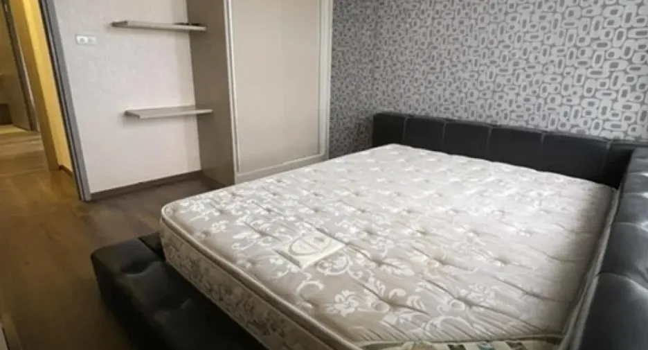 Wohnung zur Miete mit 3 Zimmer in Khlong San, Bangkok