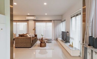 For sale and for rent 4 bedrooms house in Bang Kapi, Bangkok