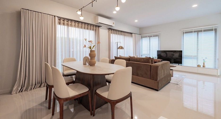 Casa en venta y en alquiler de 4 habitaciones en Bang Kapi, Bangkok