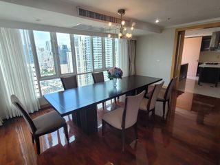 Condo en alquiler de 3 habitaciones en Watthana, Bangkok