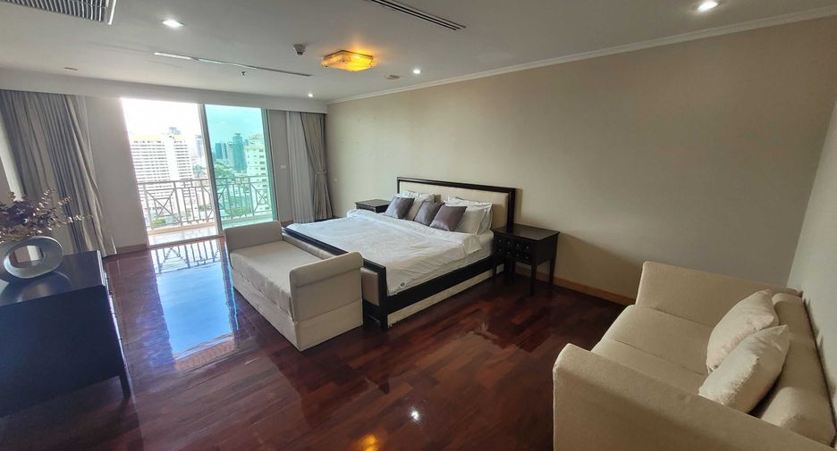 For rent 3 bedrooms condo in Watthana, Bangkok