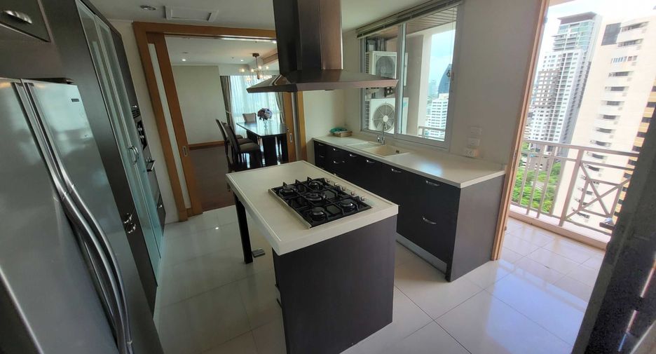 For rent 3 bedrooms condo in Watthana, Bangkok