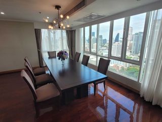Condo en alquiler de 3 habitaciones en Watthana, Bangkok