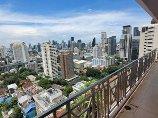 Condo en alquiler de 3 habitaciones en Watthana, Bangkok