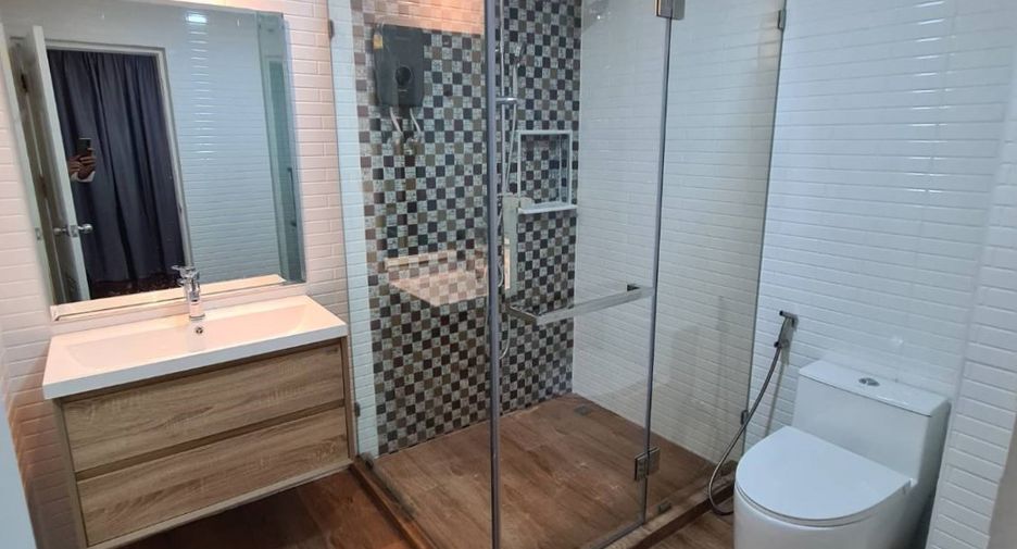 Reihenhaus zur Miete mit 3 Zimmer in Khlong Toei, Bangkok