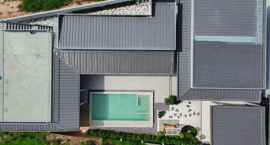For sale 4 bedrooms house in Sattahip, Pattaya
