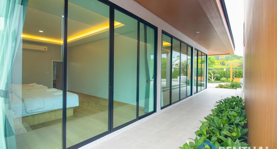 For sale 4 bedrooms house in Sattahip, Pattaya