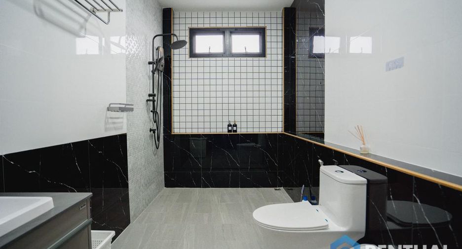 For sale 4 bedrooms house in Sattahip, Pattaya