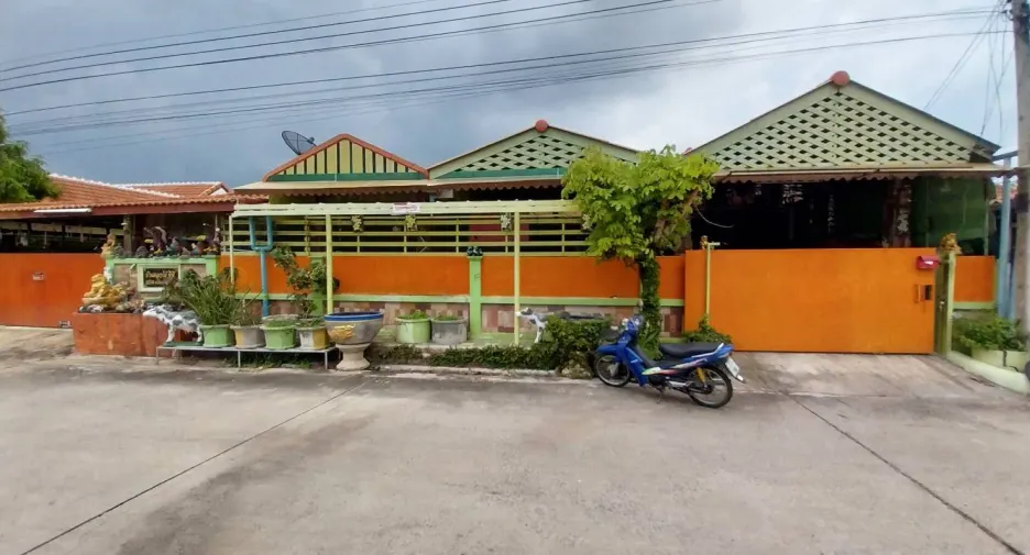 Haus zum Kauf mit 4 Zimmer in Mueang Lop Buri, Lopburi